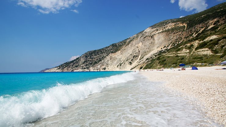 Weißer Strand und türkises Meer auf Kefalonia
