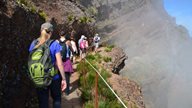 Eine Wandergruppe auf Erkundungstour auf Madeira 